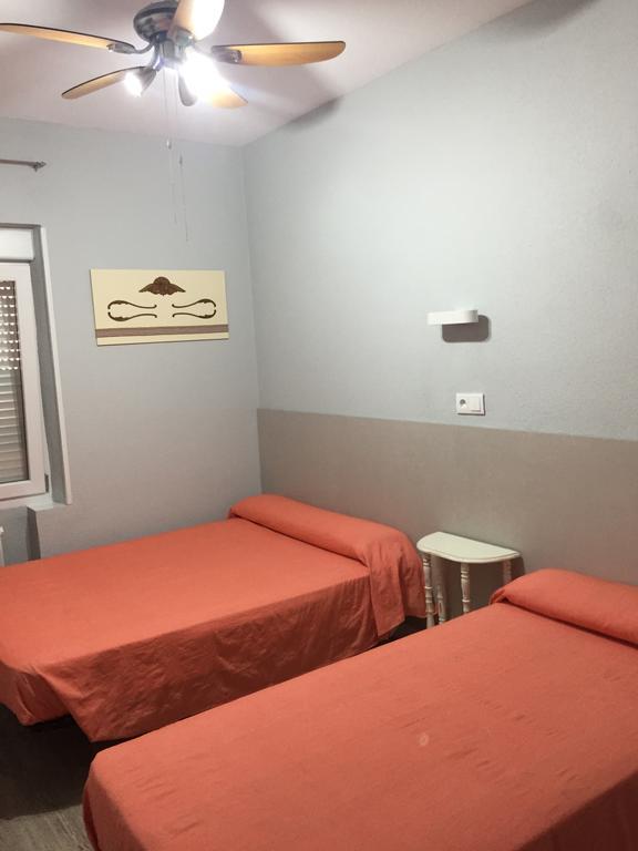 Hostal Rosales Aranda de Duero Exterior foto